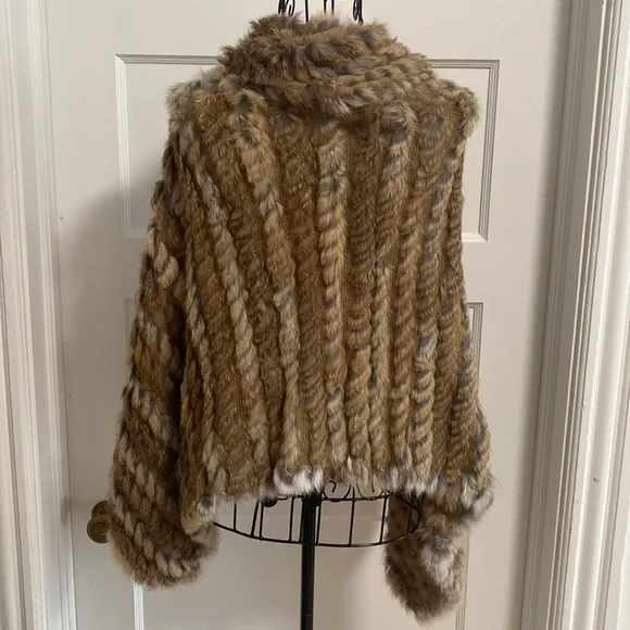Rabbit Fur Poncho - Picture 3 of 8